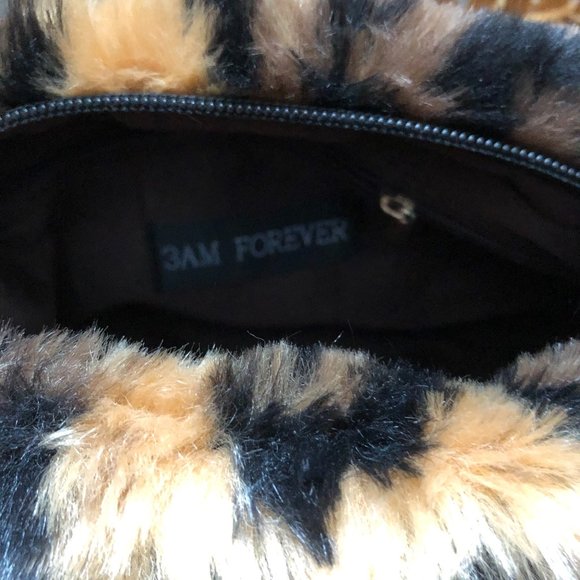 3 AM Forever Leopard 👜  Faux Fur *NWT - Picture 4 of 6